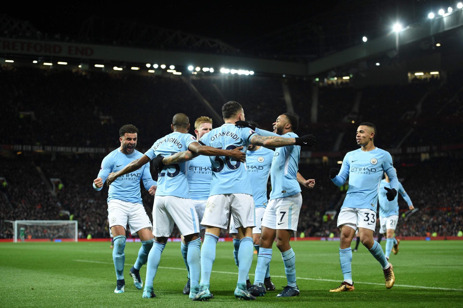 City bate United e segue invicto na liga inglesa