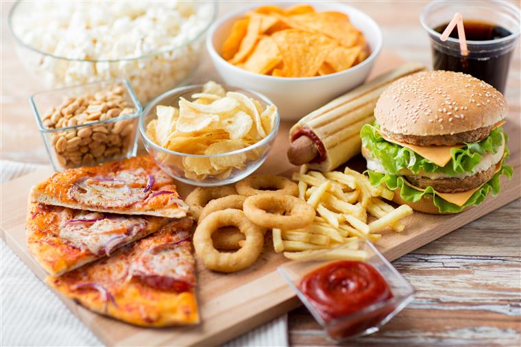 Está de ressaca e vai comer ‘fast food’? É melhor pensar duas vezes…