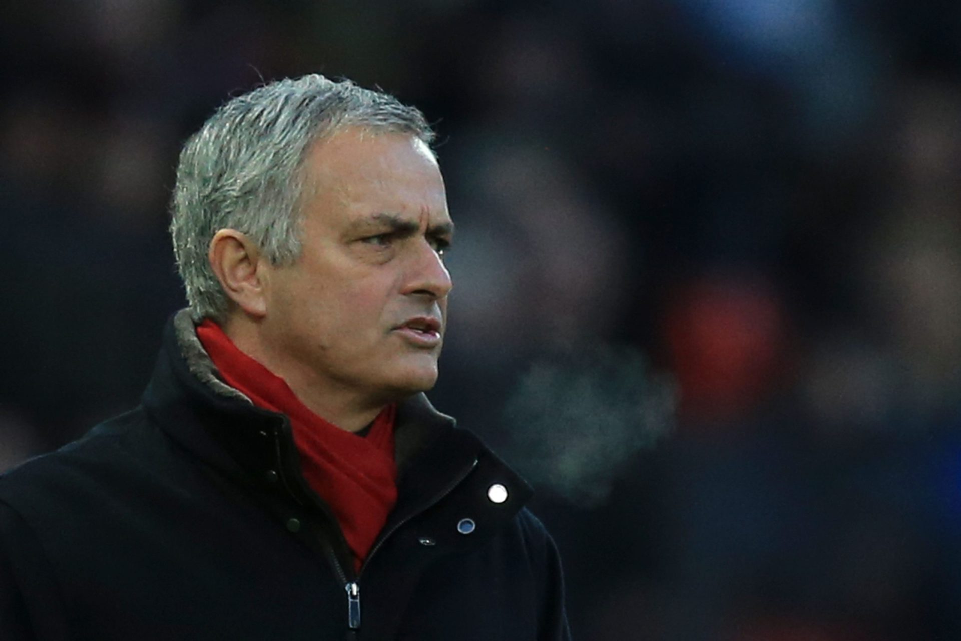 Manchester United de Mourinho evita derrota nos descontos