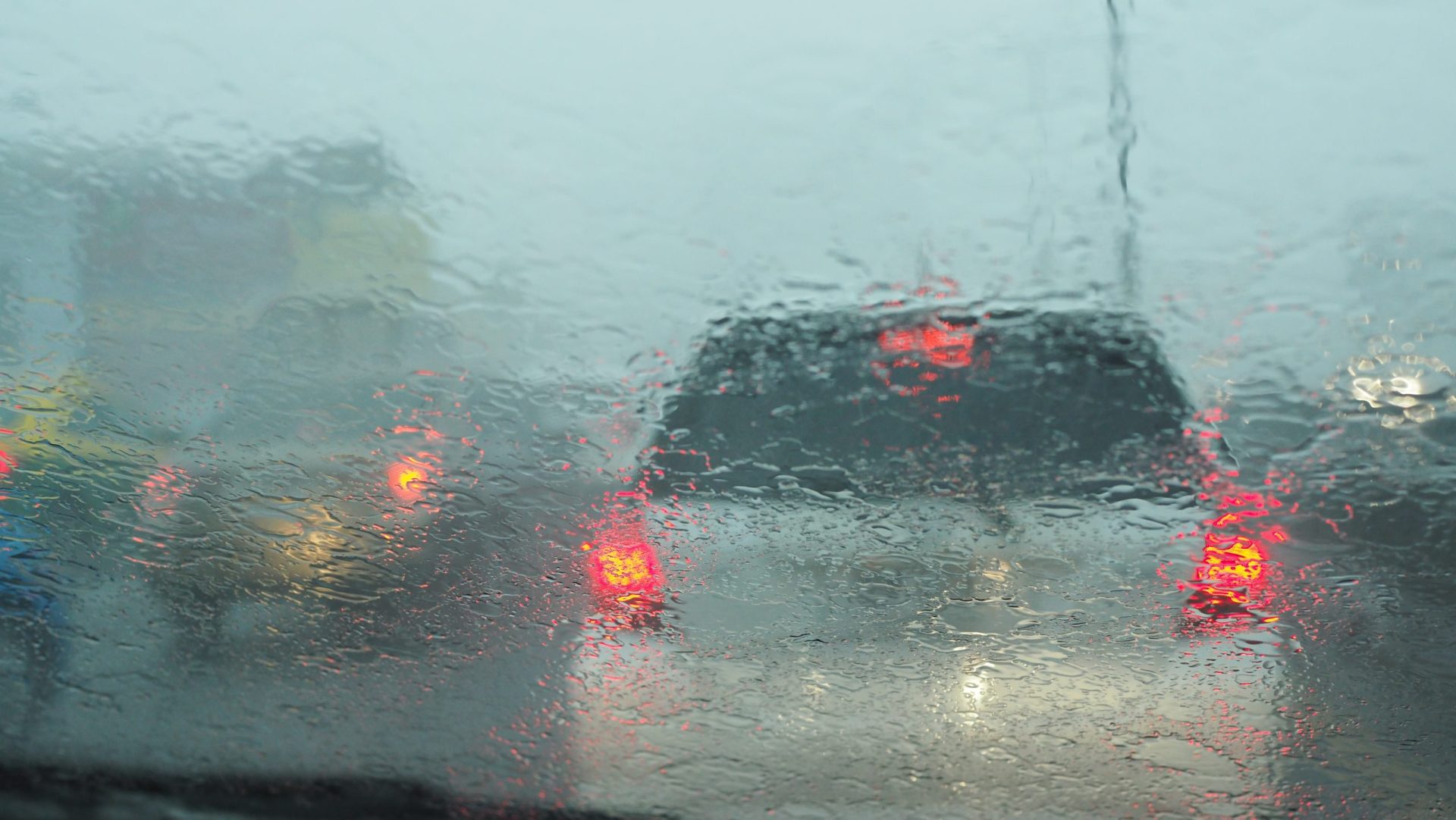 Tempestade ‘Ana’ chega este domingo a Portugal