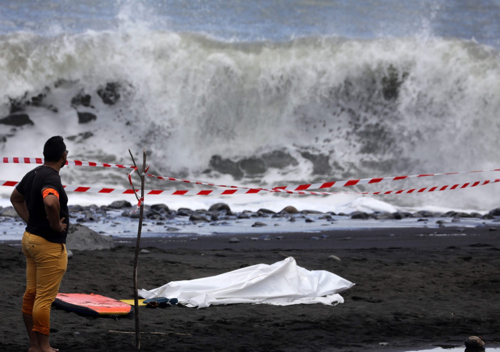 Bodyboarder morto por tubarão em ilha francesa