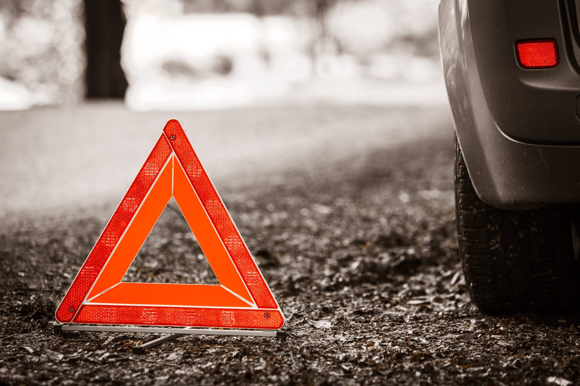 Carro em contramão na Marginal provoca acidente