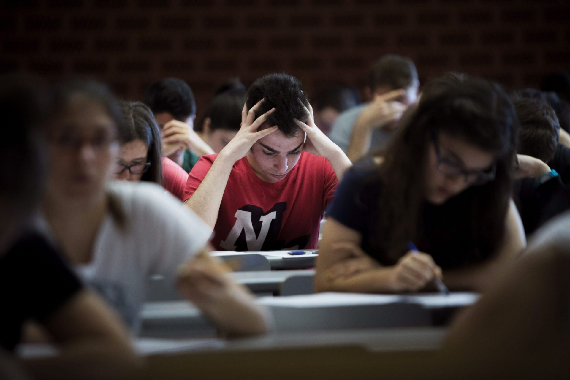 Taxa de abandono escolar sobe pela primeira vez nos últimos dez anos