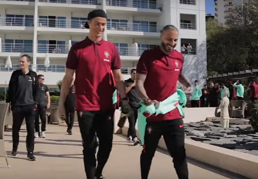 Seleção nacional. Antes do jogo, um passeio…