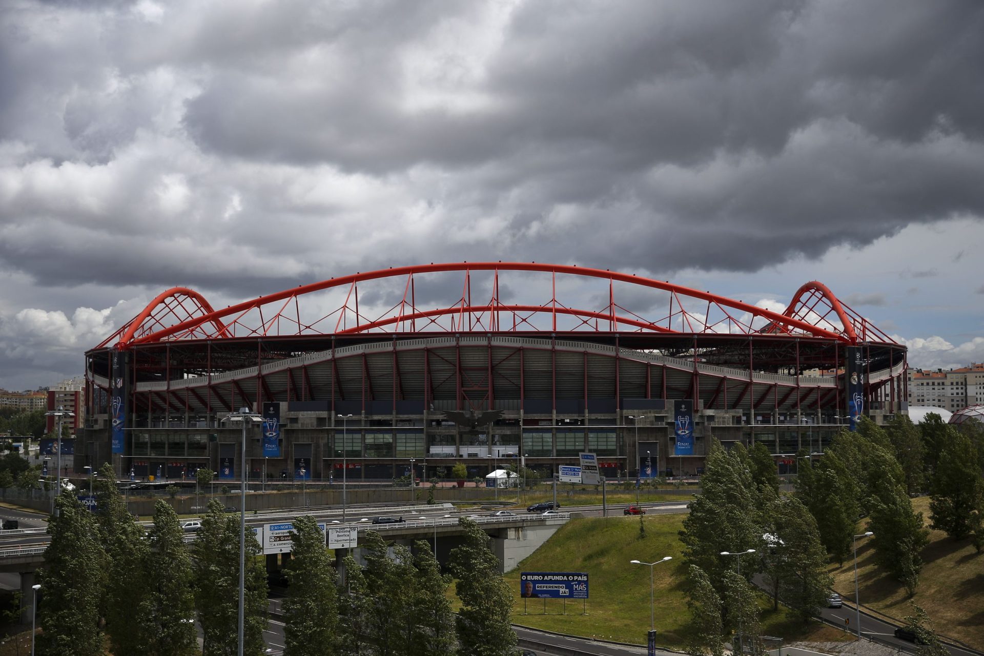 Já não há bilhetes para o clássico