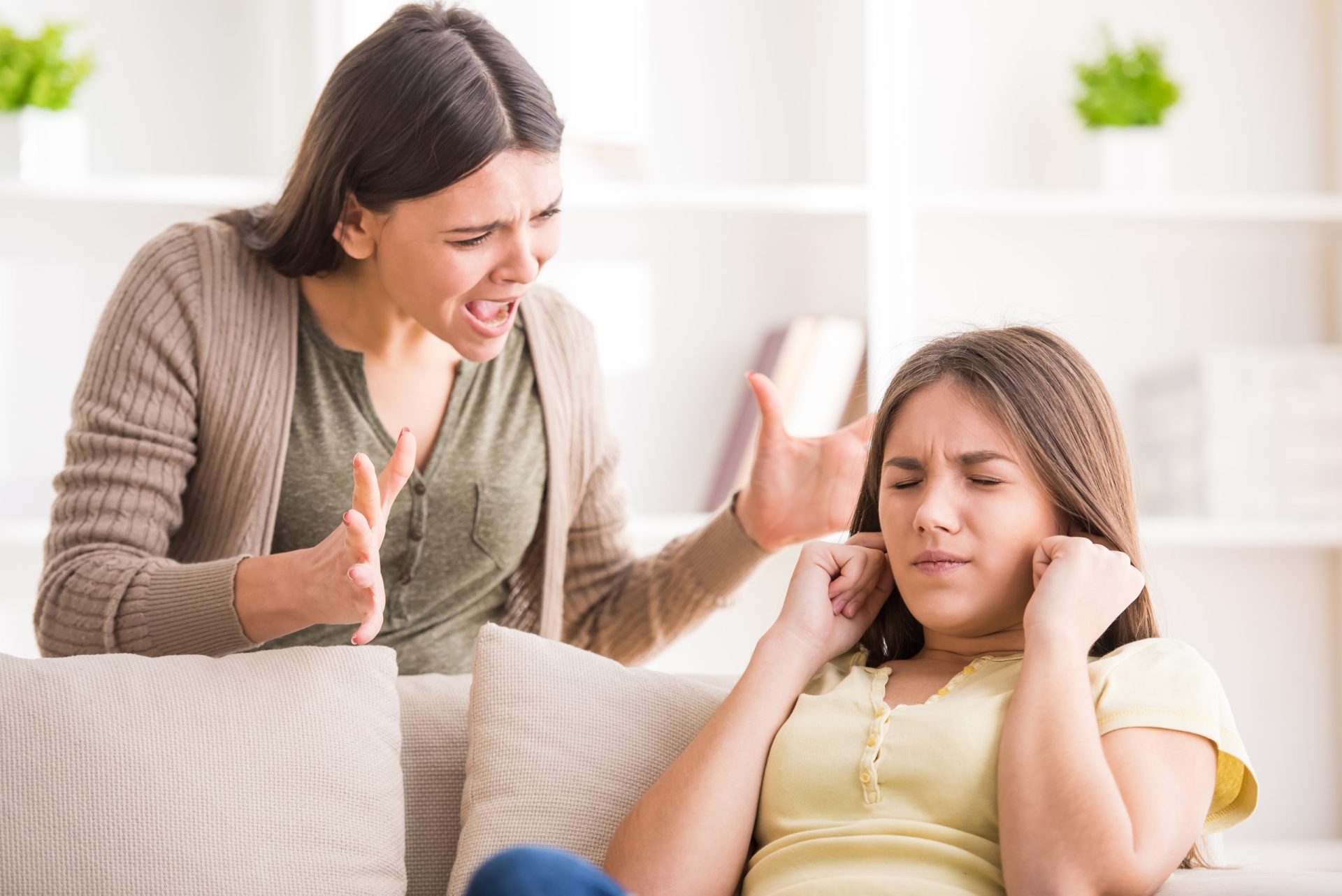 O que não deve fazer quando apanha o seu filho a mentir?