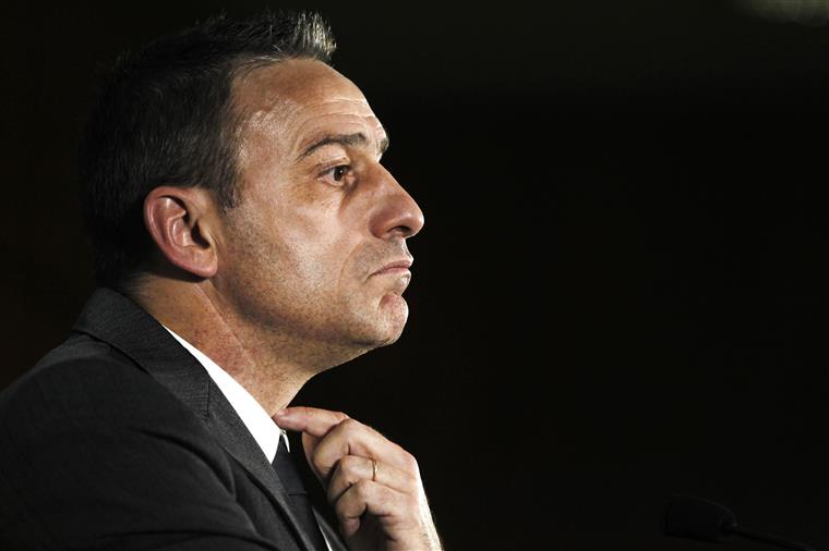 Paulo Bento deixa o Olympiakos