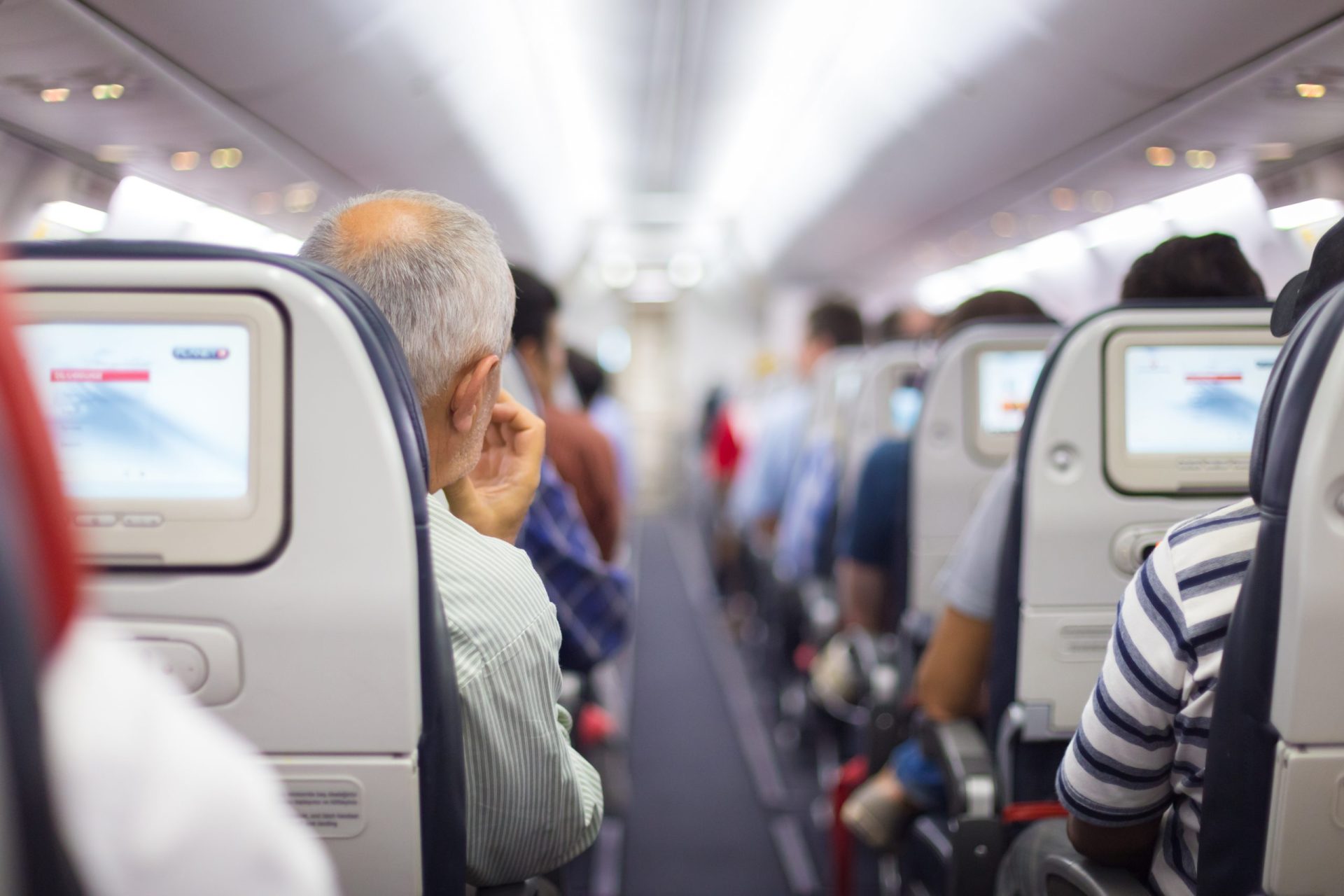 Avião aterra de emergência devido a cobertor