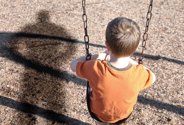 Pedofilia. Substituição de juízes por psicólogos nas entrevista a menores gera críticas