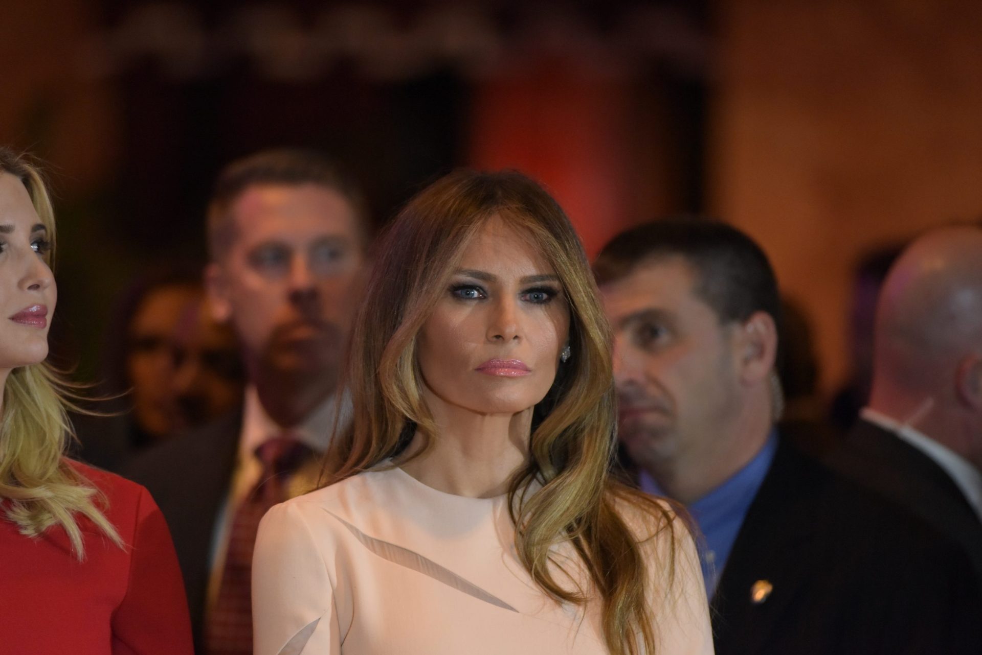 Melania Trump vai receber milhões por notícia falsa