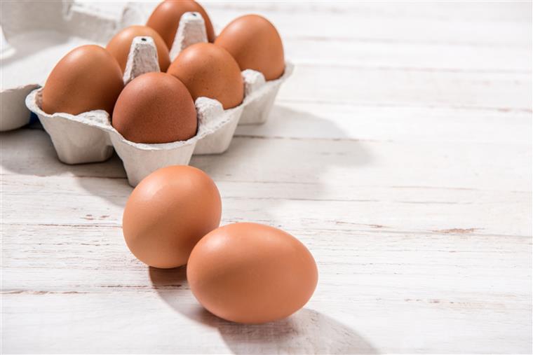 Sabia que afinal pode comer as cascas dos ovos? Mas há que ter cuidado&#8230;