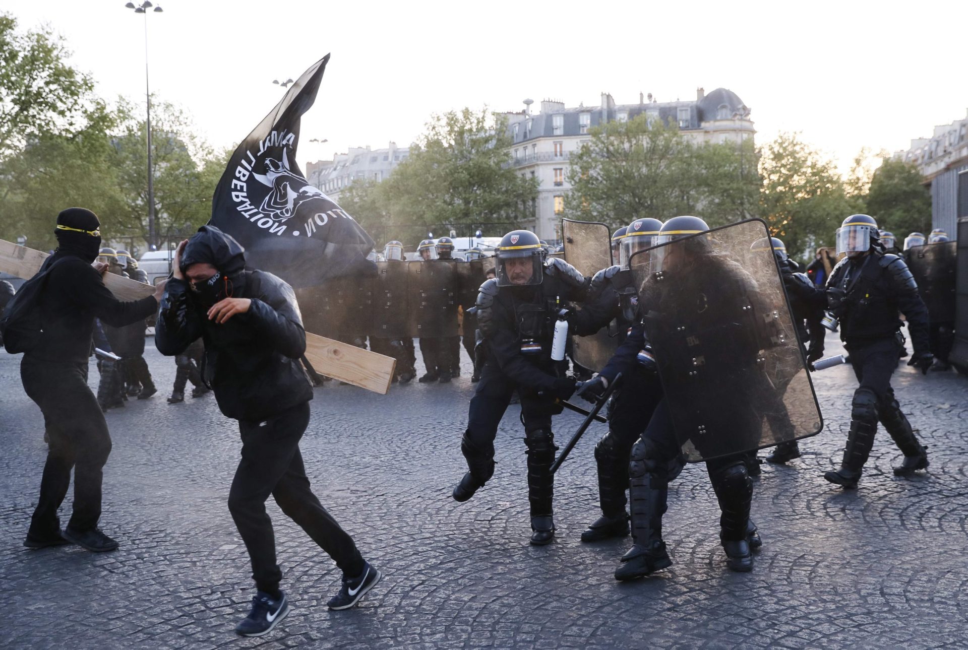 Paris: Confrontos após resultado de eleições presidenciais