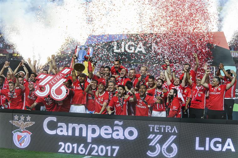 18 detidos por especulação venda de bilhetes para o SLB-Guimarães