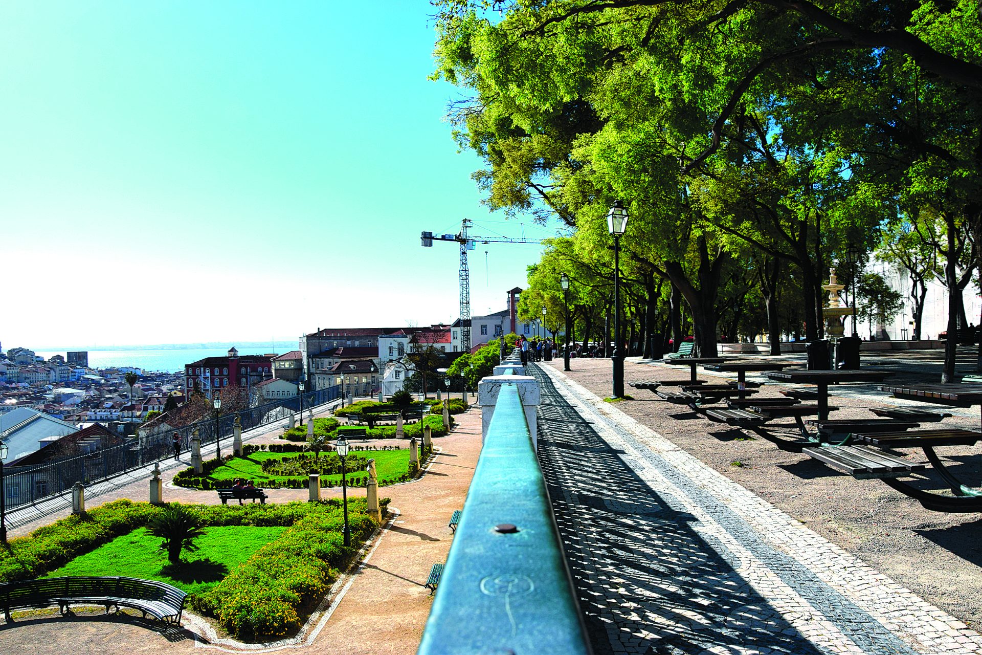 Câmara recorre a ajuste direto e não a concurso público para obras em miradouro de Lisboa