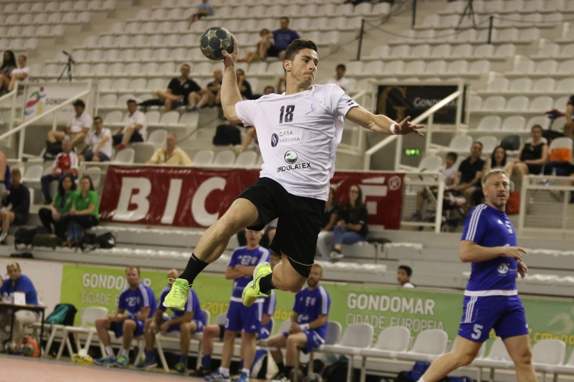 Andebol. Terceiro dia do European Masters Championship foi importante para equipas portuguesas