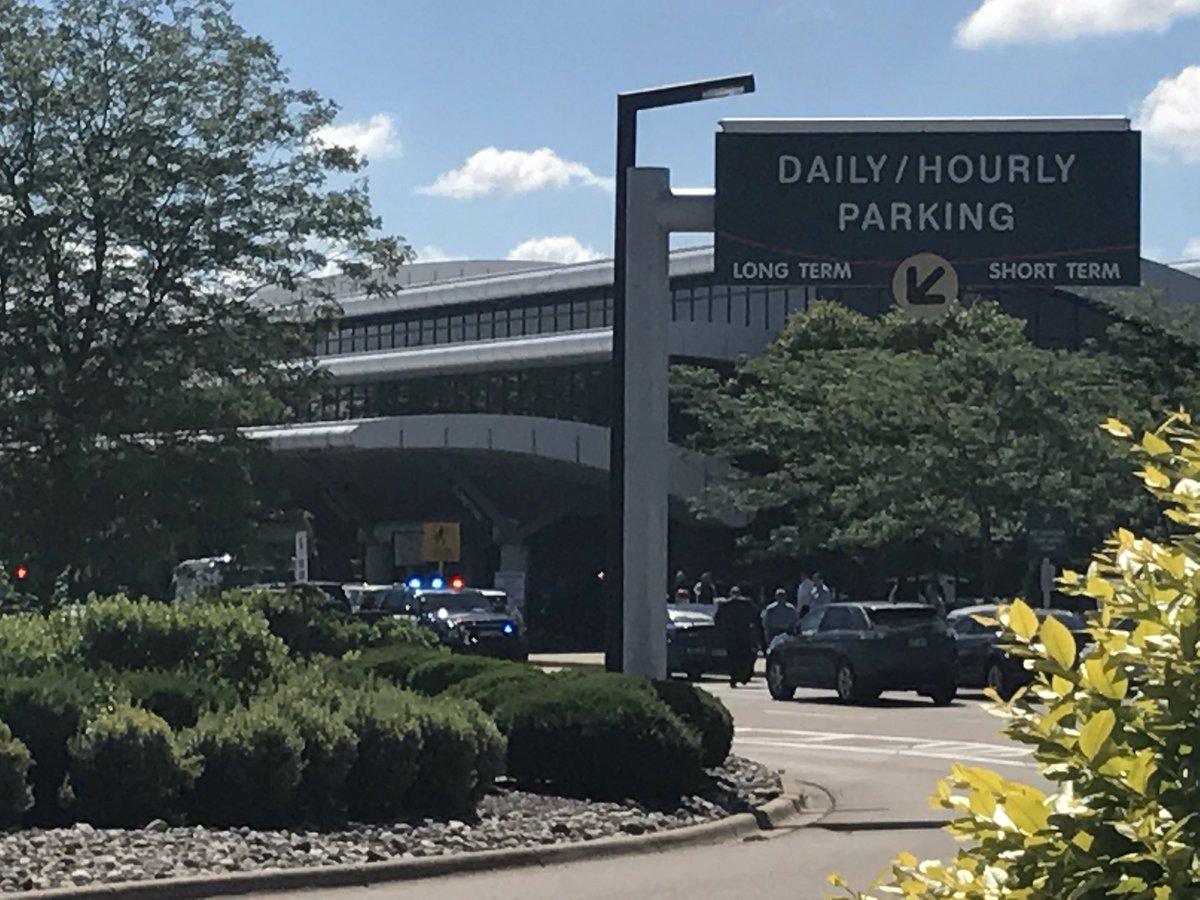 Polícia esfaqueado em aeroporto dos EUA