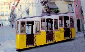 Elevador da Bica faz 125 anos e dá uma bica de oferta