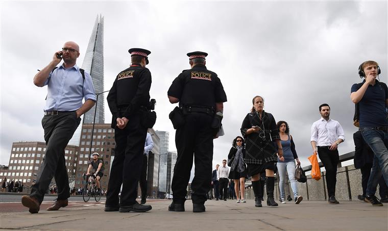 Londres. Encontrados engenhos explosivos em carrinha usada no ataque