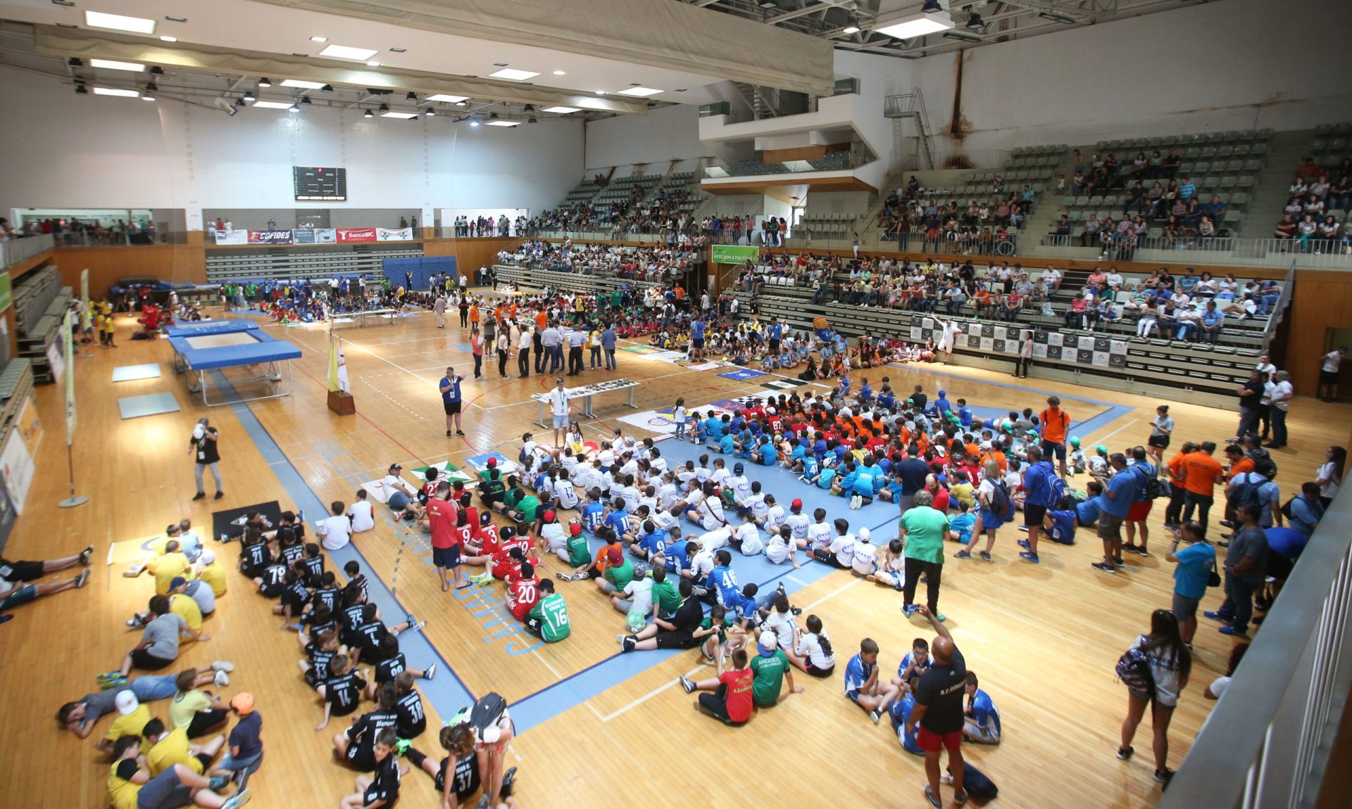 Andebol. Cor e alegria na despedida do Encontro Nacional Minis Masculinos e Femininos Santo Tirso 2017