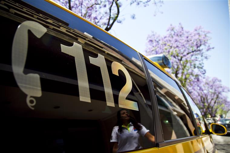 Pai e bebé de seis meses feridos depois de carrinha entrar pela casa na Pontinha