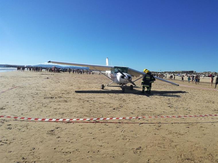 Tripulantes da avioneta que matou duas pessoas ficaram com Termo de Identidade e Residência