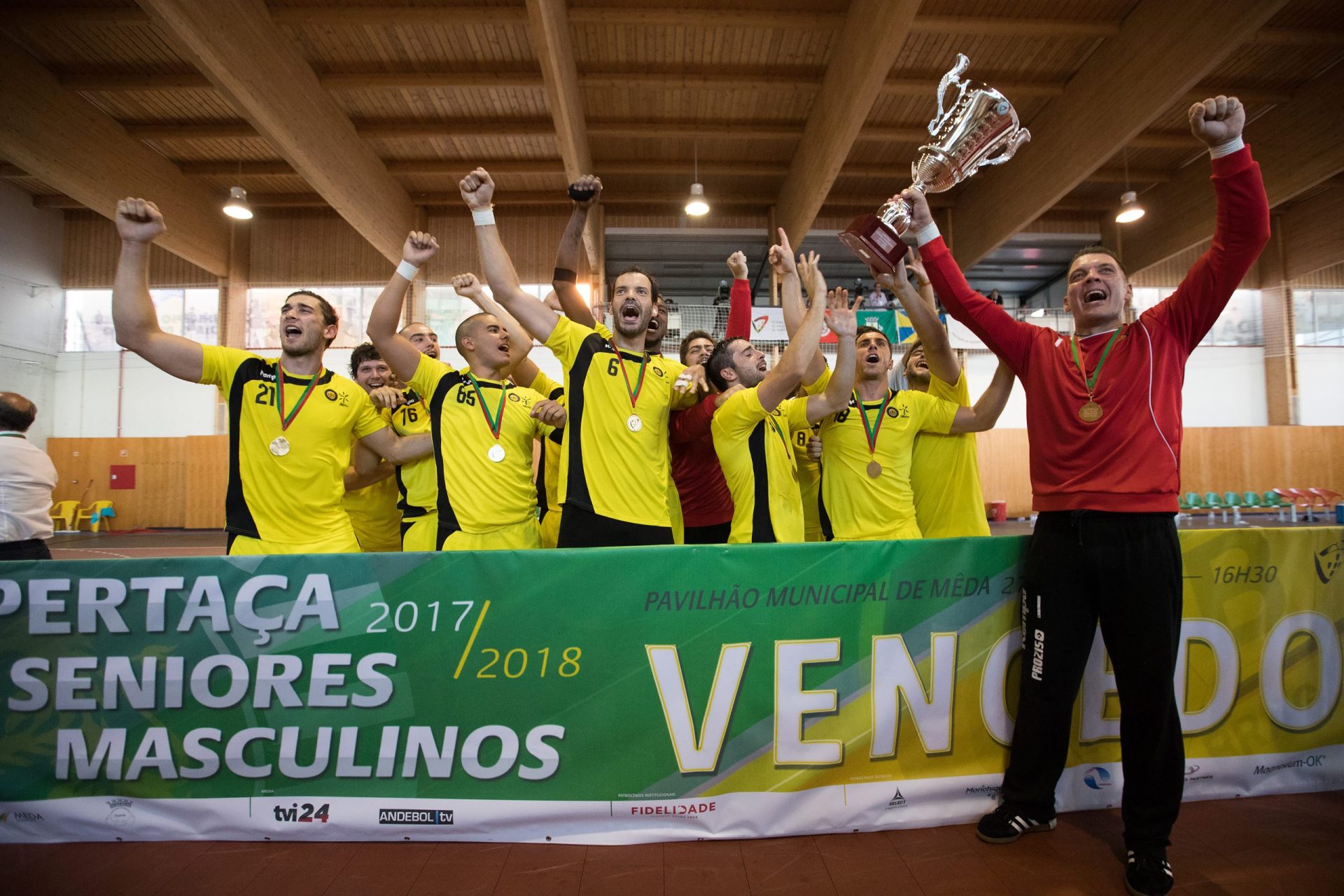 Andebol. ABC/UMinho conquista Supertaça Seniores Masculinos