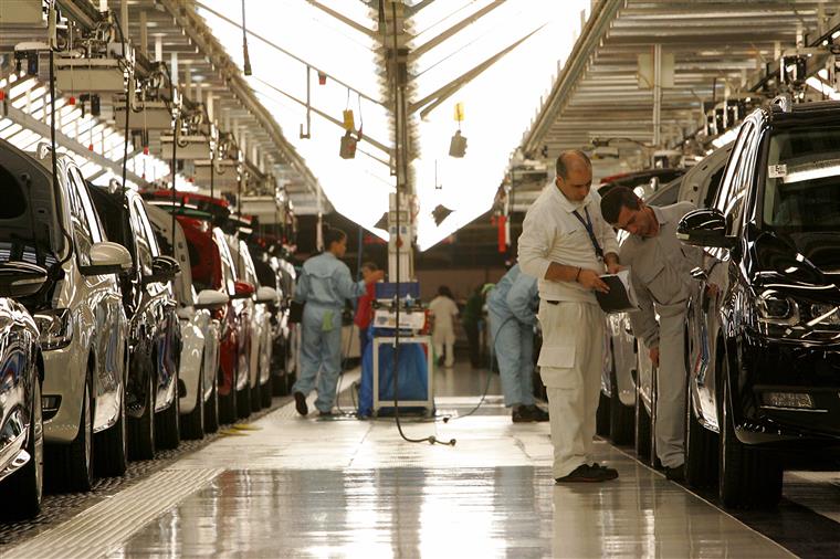 Greve com adesão de 41% dos trabalhadores