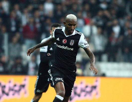 Talisca deixa recado ao Benfica