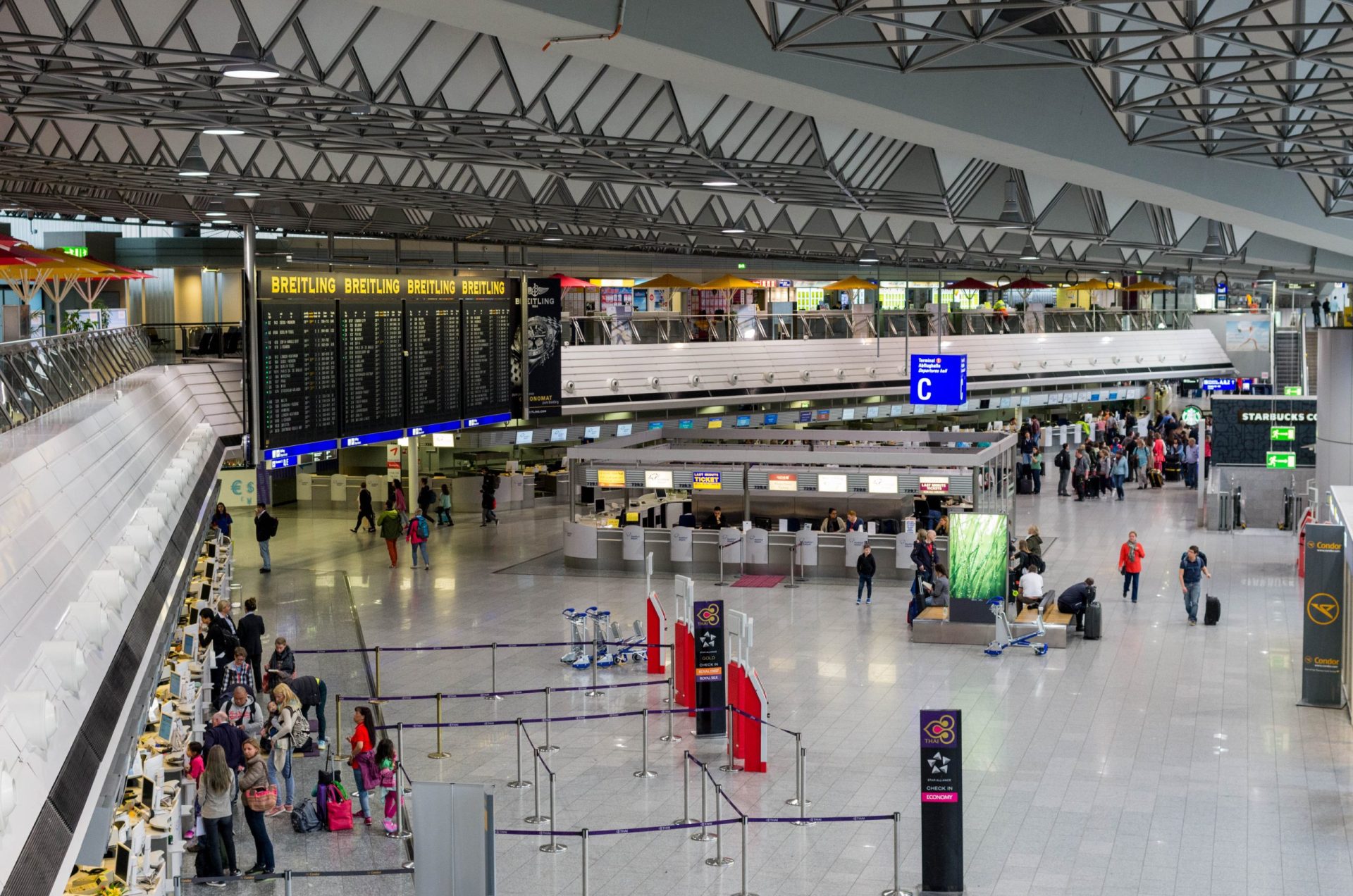 Frankfurt: Ataque com gás lacrimogéneo no aeroporto causa seis feridos