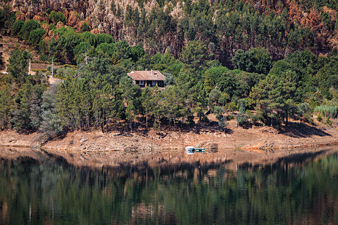 Dornes. viver num postal de 25 habitantes