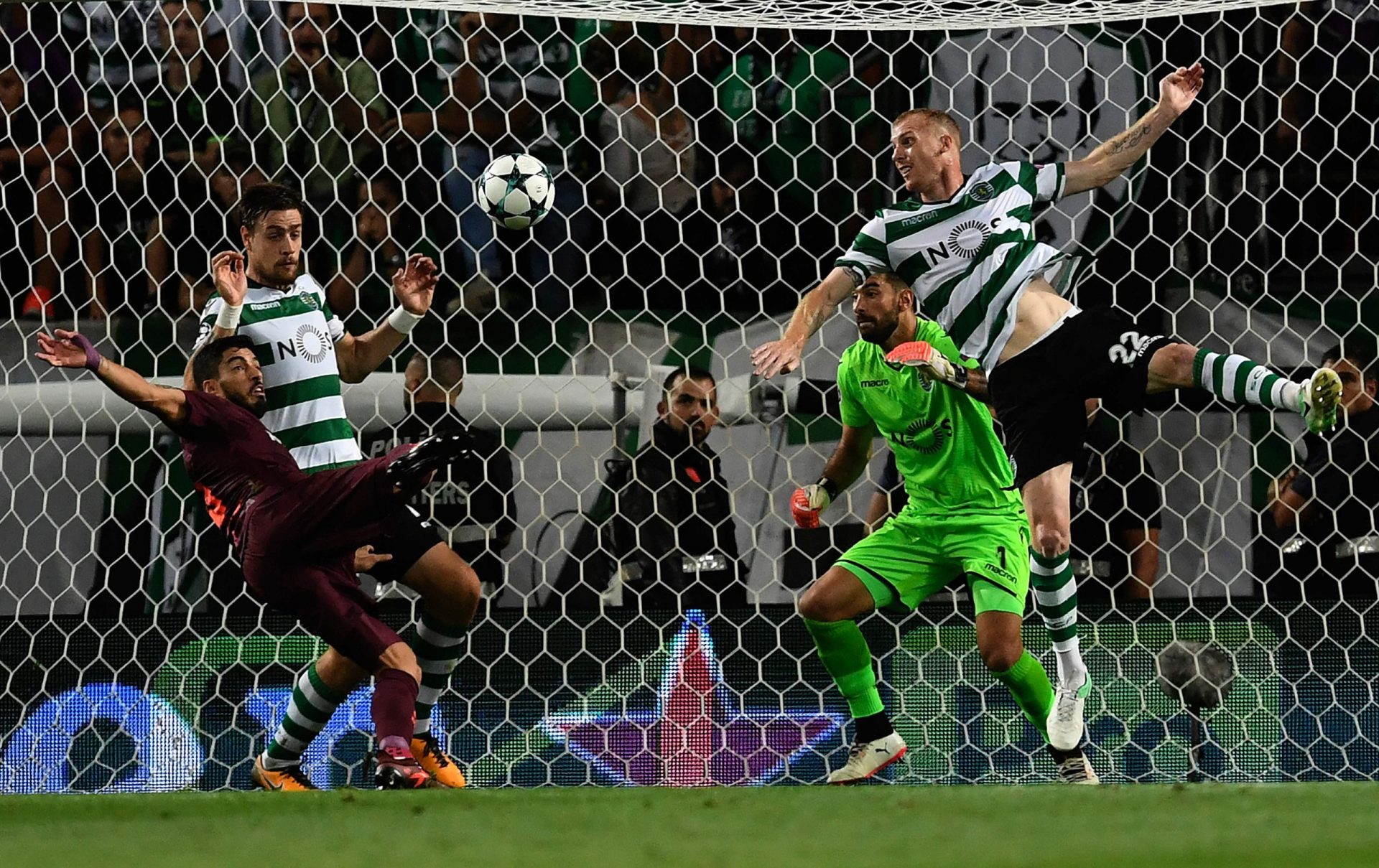 Sporting derrotado pelo Barcelona em Alvalade