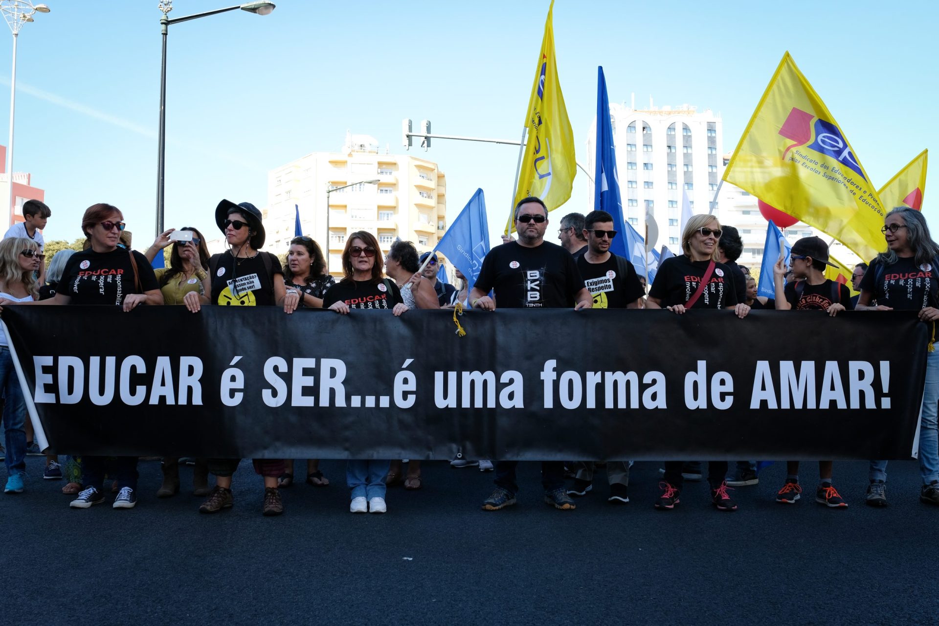 Parlamento debate “valorização da educação” esta quinta-feira