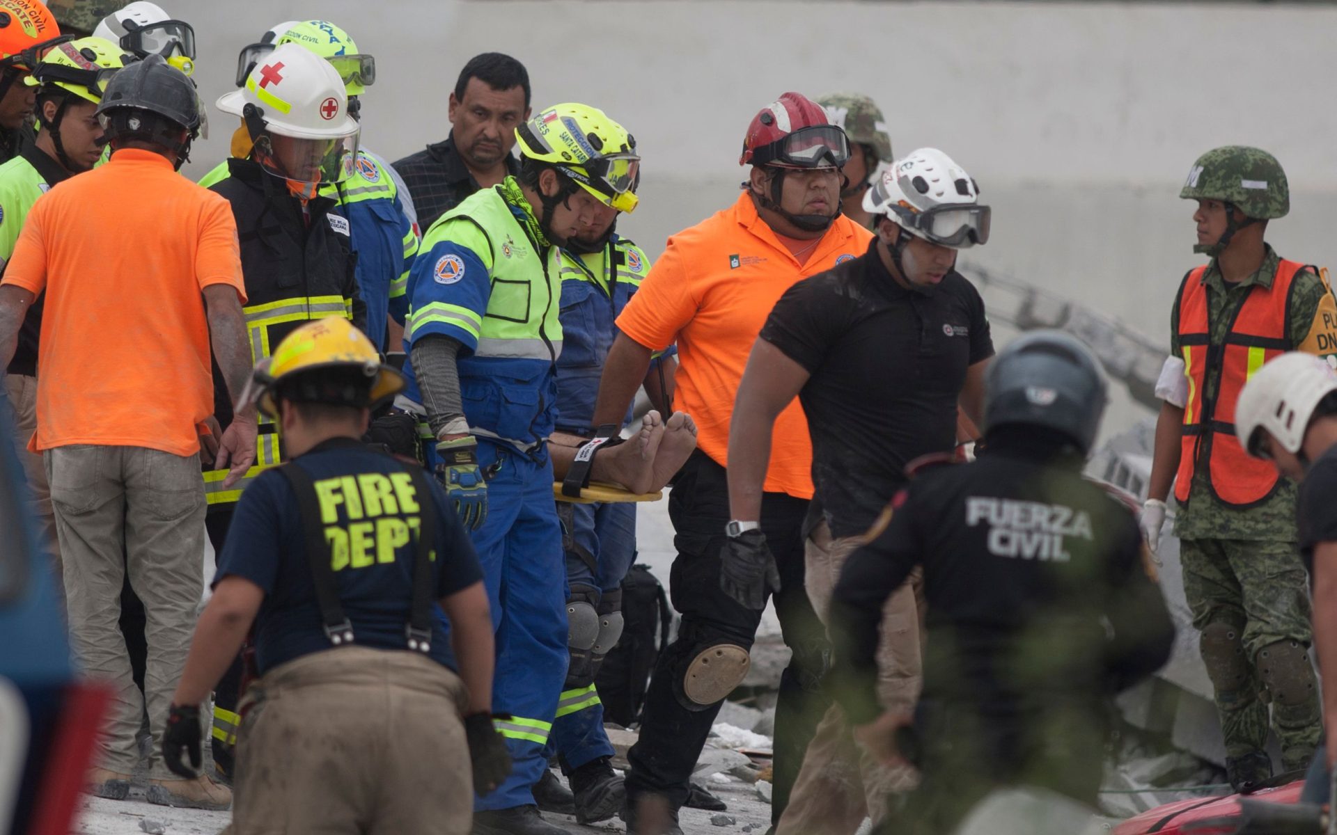 Pelos menos sete pessoas morreram no México devido a colapso de centro comercial em construção