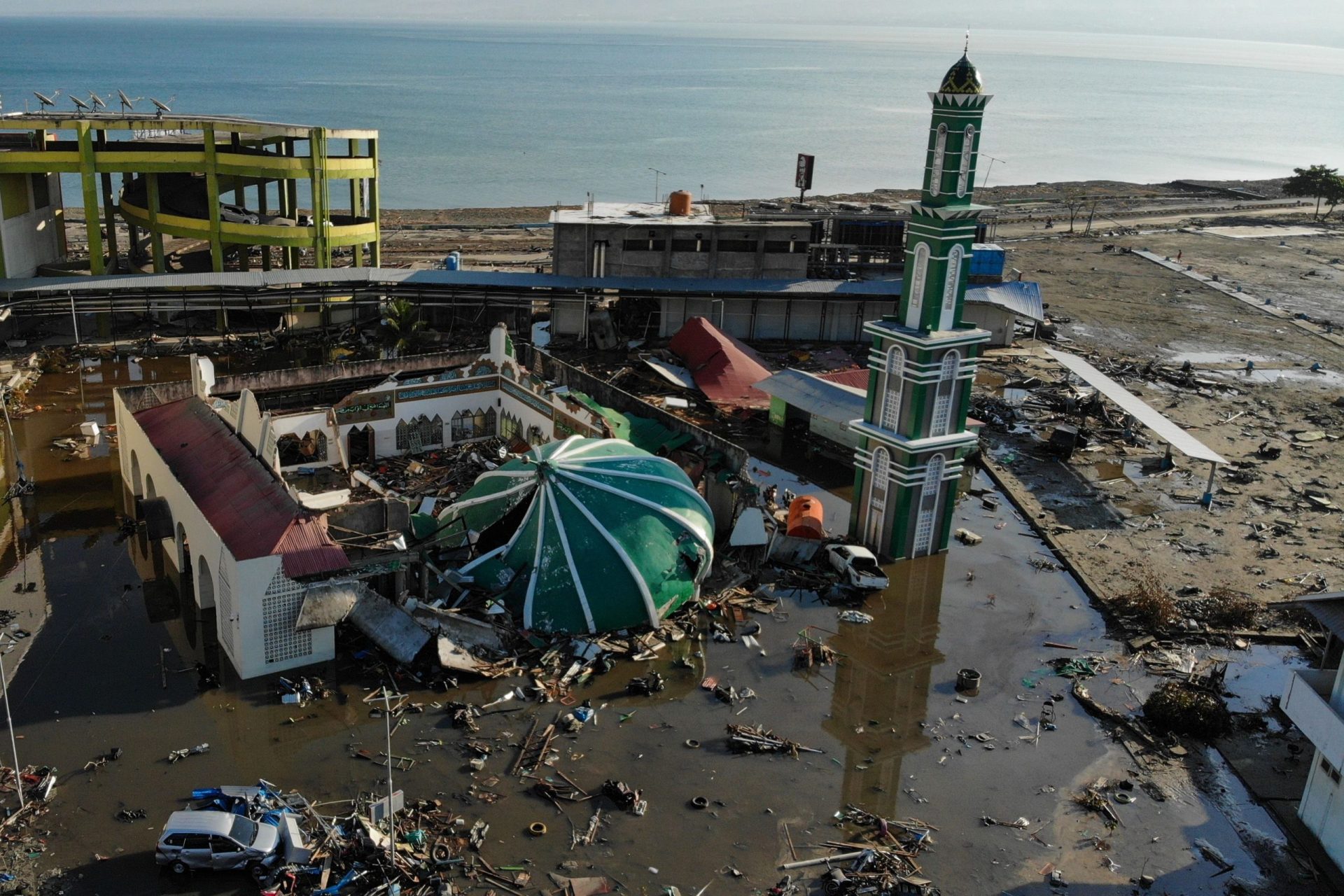 Indonésia: As imagens da destruição na ilha de Celebes | FOTOGALERIA