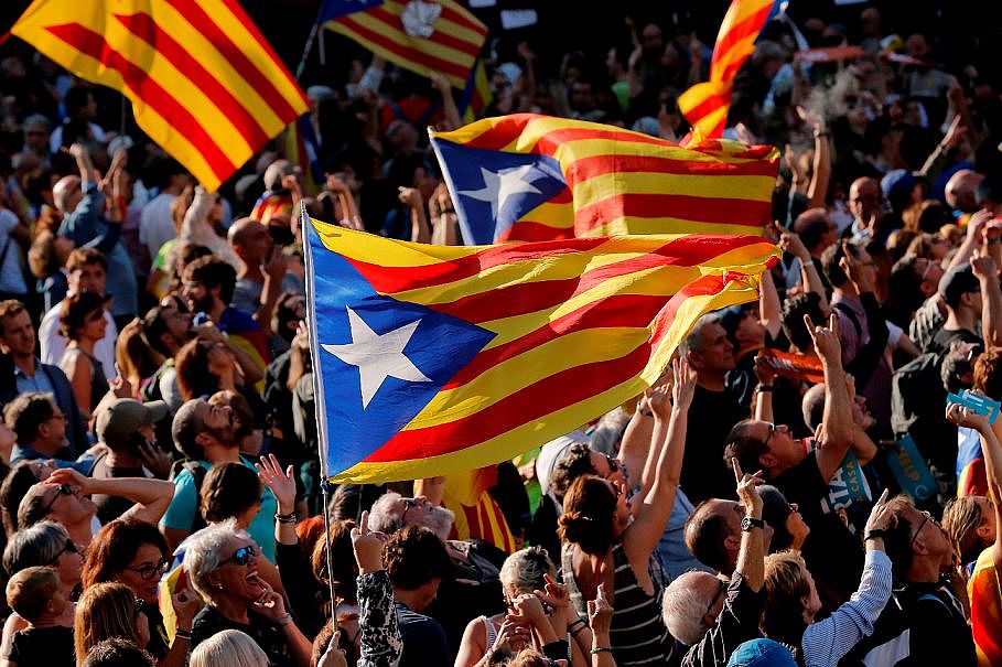 Independentistas catalães voltam aos protestos um ano depois do referendo