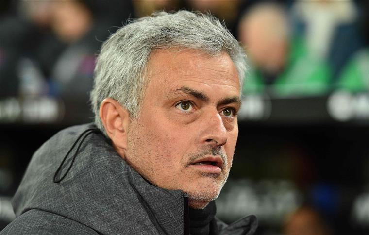 Federação Inglesa acusa Mourinho por linguagem imprópria