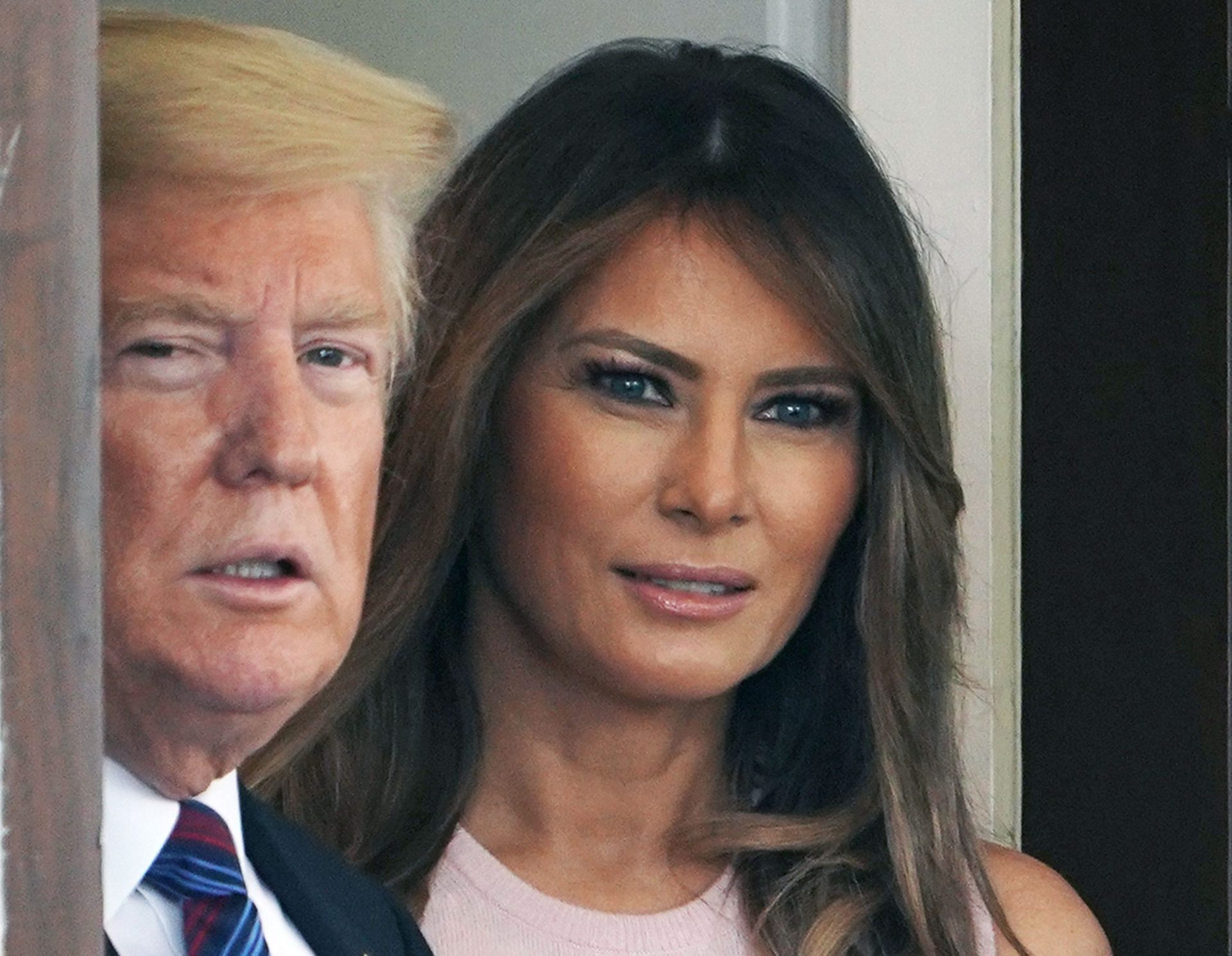 Avião onde seguia Melania Trump obrigado a aterrar de emergência