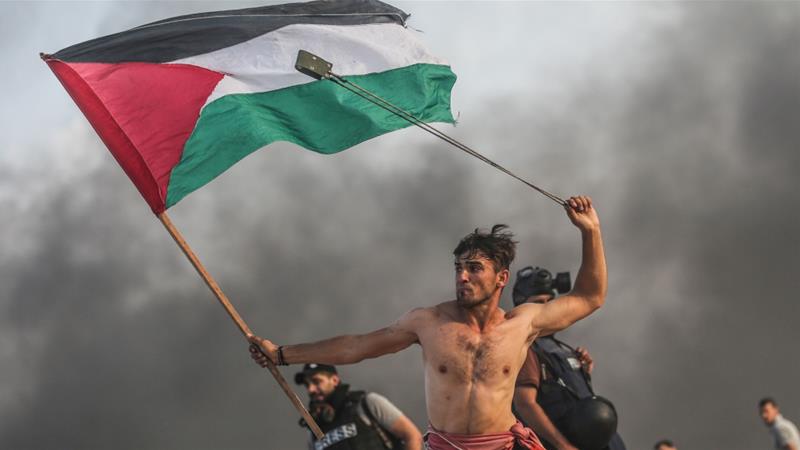 Fotografia de protesto na Faixa de Gaza comparada com Revolução Francesa