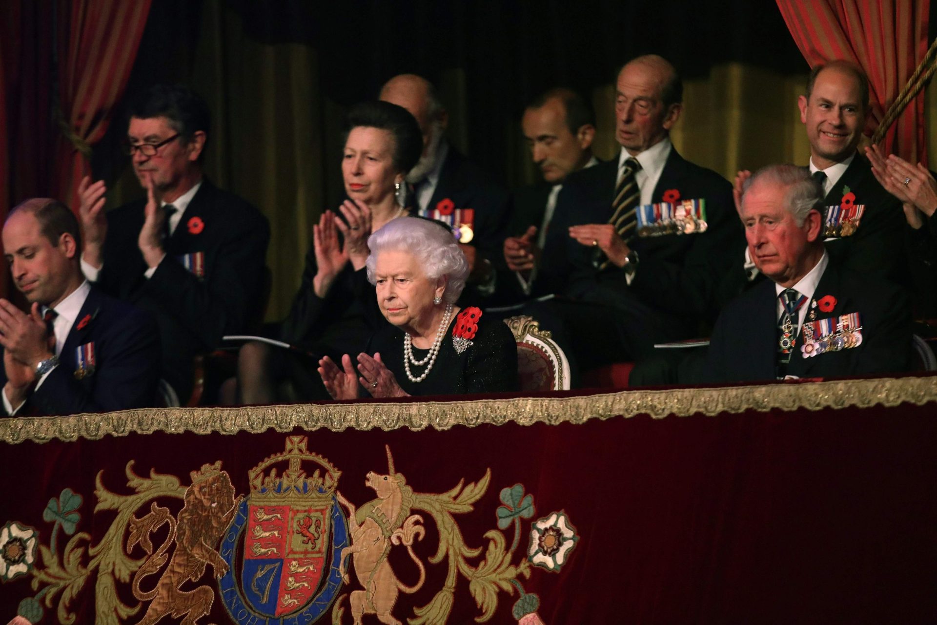 Família real britânica divulga imagens para assinalar 70.º aniversário do príncipe Carlos | FOTOS