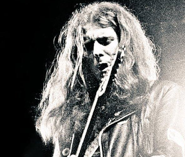 Morreu Eddie Clarke, guitarrista dos Motörhead