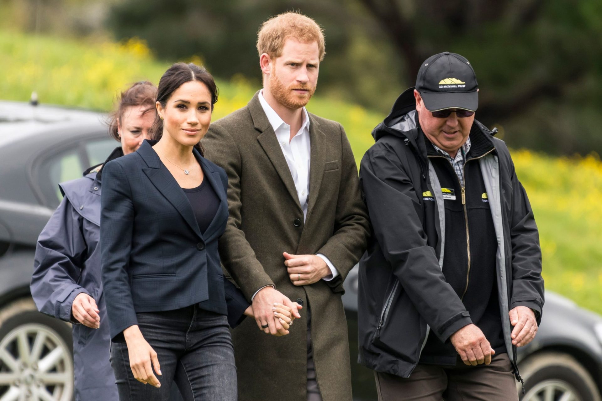 Harry e Meghan Markle quebram protocolo durante viagem