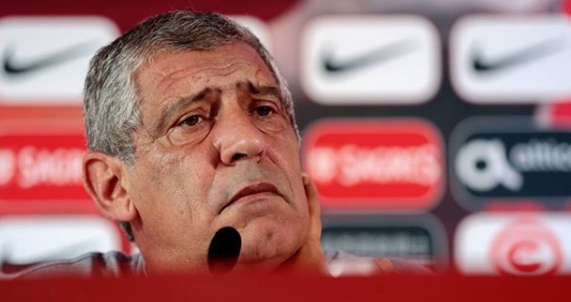 Fernando Santos farto de ouvir perguntar por Cristiano Ronaldo