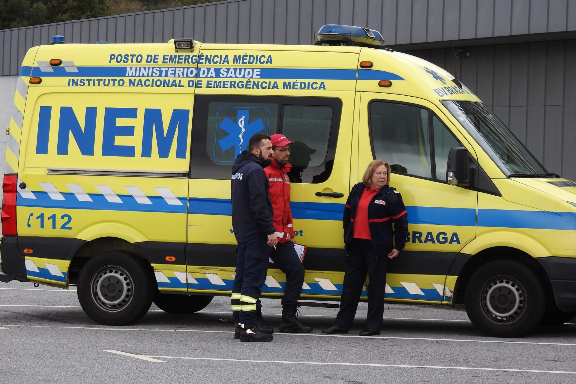 Braga. INEM e Bombeiros Voluntários salvam turista americana de morte certa