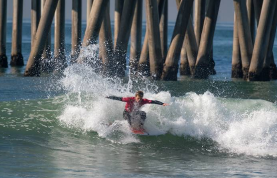 Surf. Afonso Antunes nas meias finais do Mundial Júnior