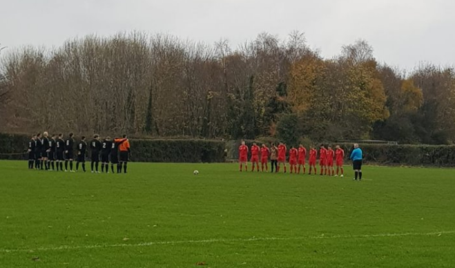 Irlanda. Liga faz um minuto de silêncio por um jogador que está vivo