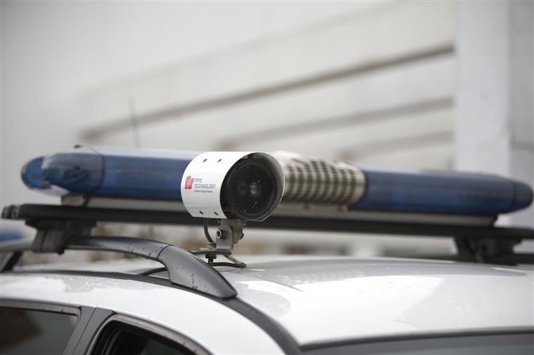 Condutor tenta estacionar carro no passeio e acaba esfaqueado