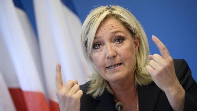 Le Pen deixa critica ao governo por avançar com políticas para atrair franceses