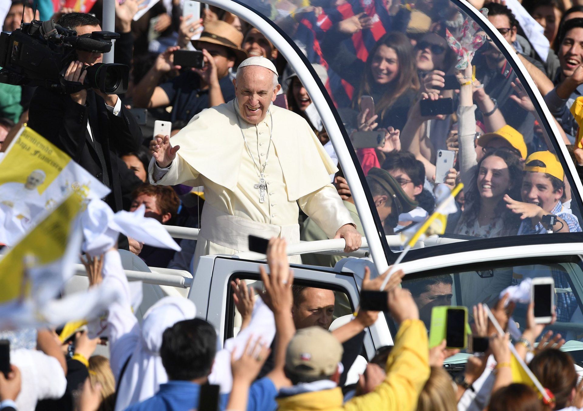 Papa pede perdão por casos de pedofilia na Igreja Católica no Chile