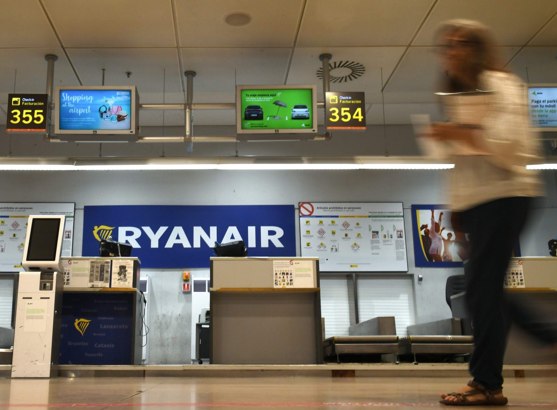 Ryanair. Pagamento de quatro euros para ‘check in’ antecipado é ilegal diz Deco