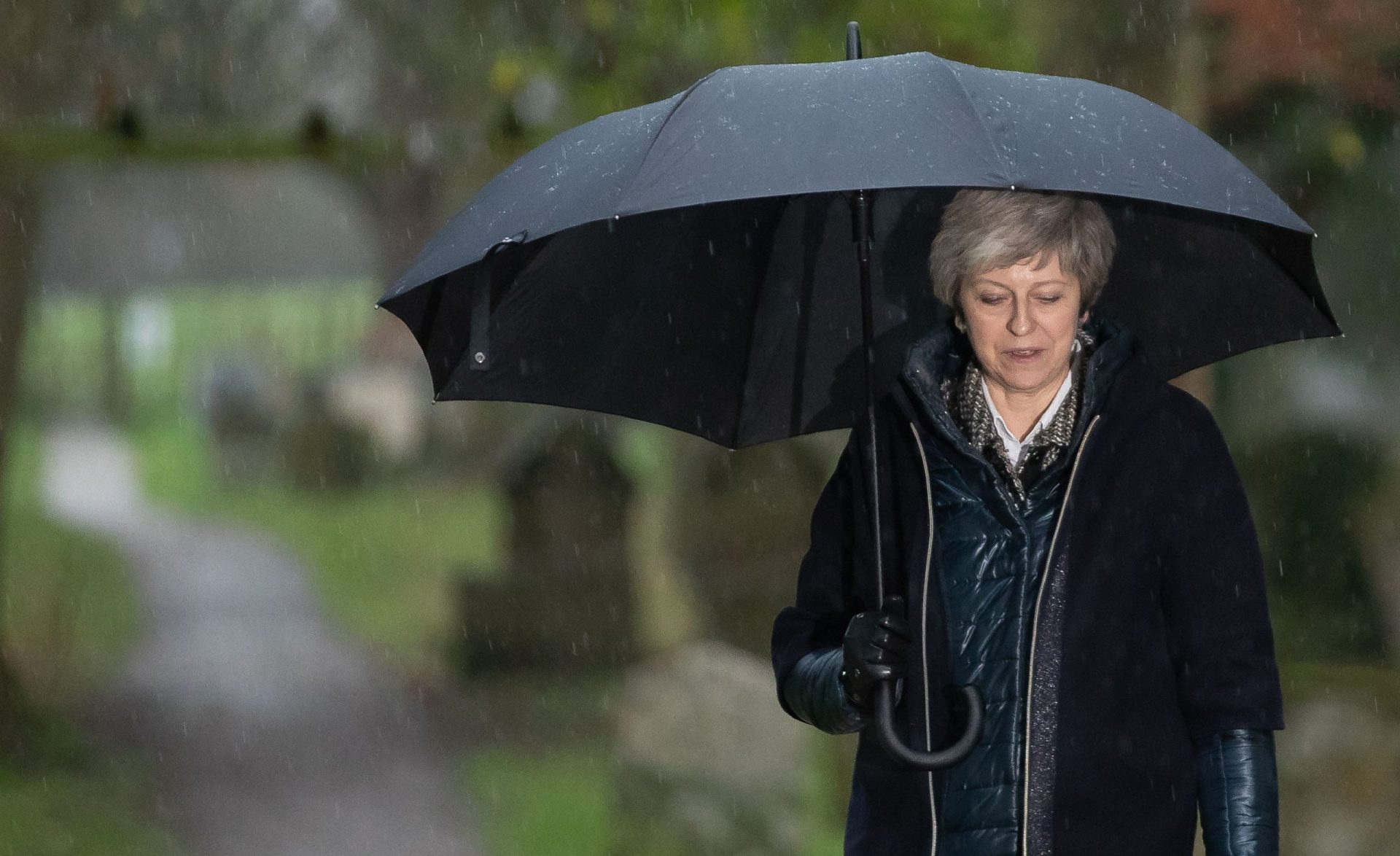 Reino Unido. May pondera adiar votação do Brexit